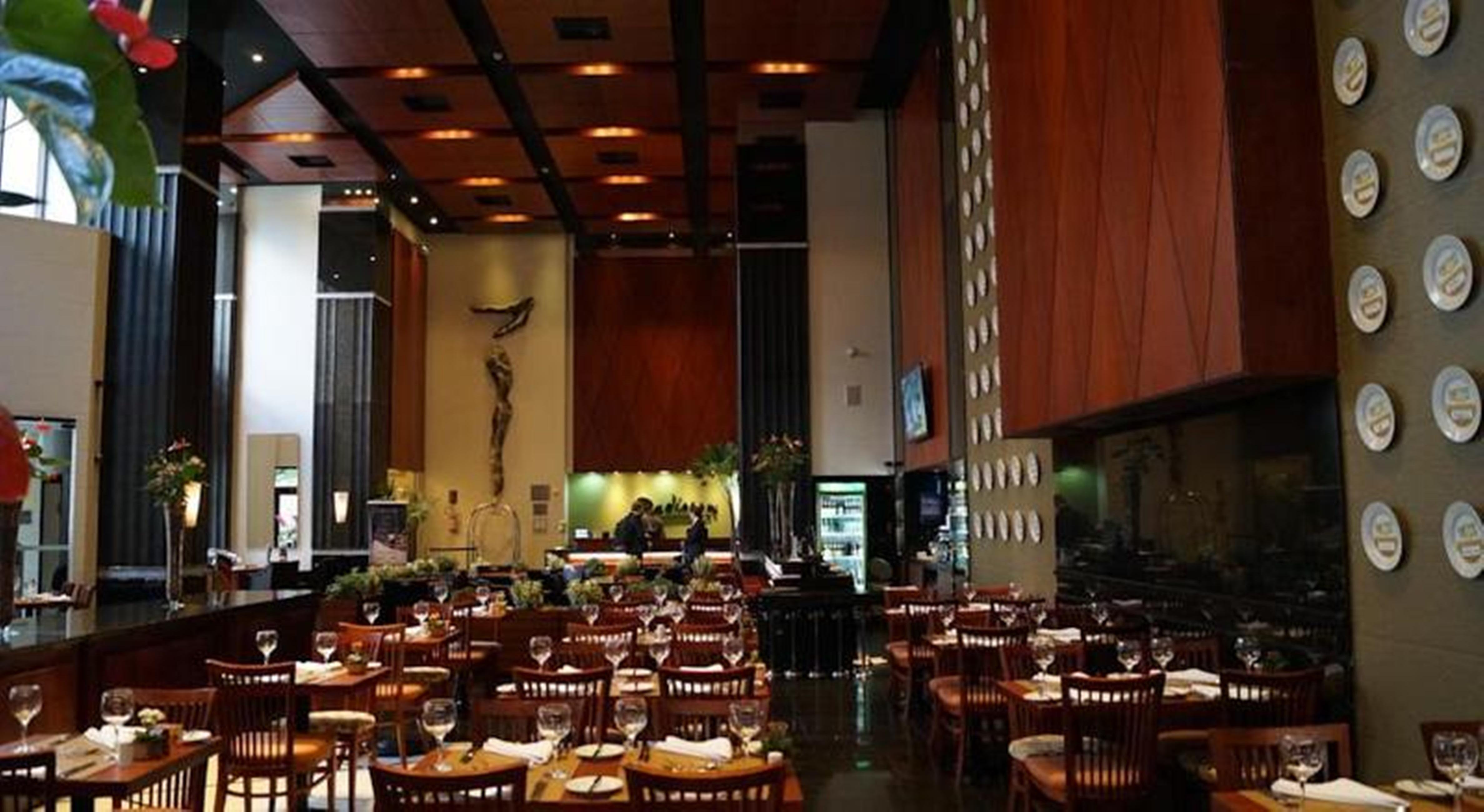 ラディソン ホテル クリチバ エクステリア 写真 Interior of the restaurant