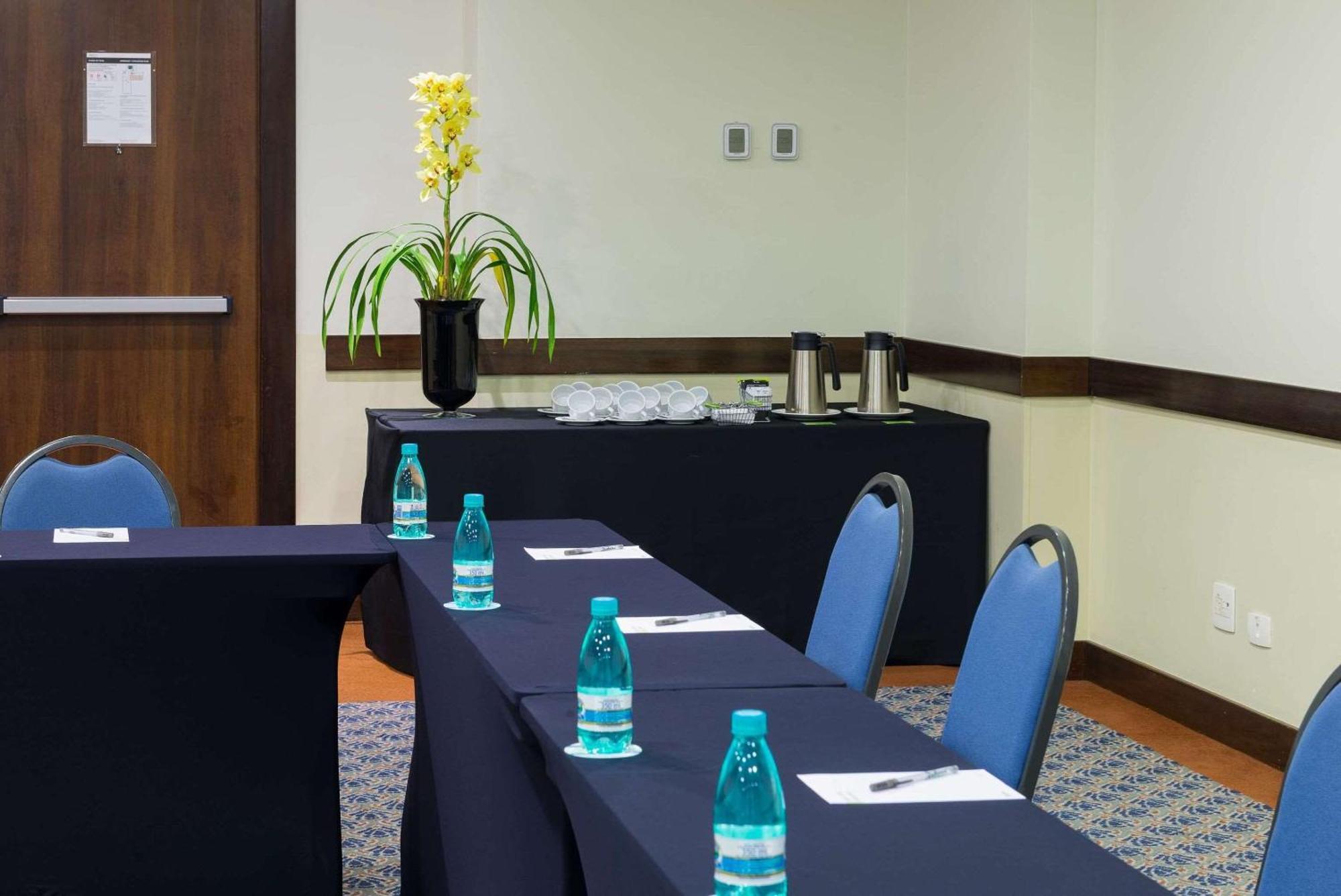 ラディソン ホテル クリチバ エクステリア 写真 Meeting room