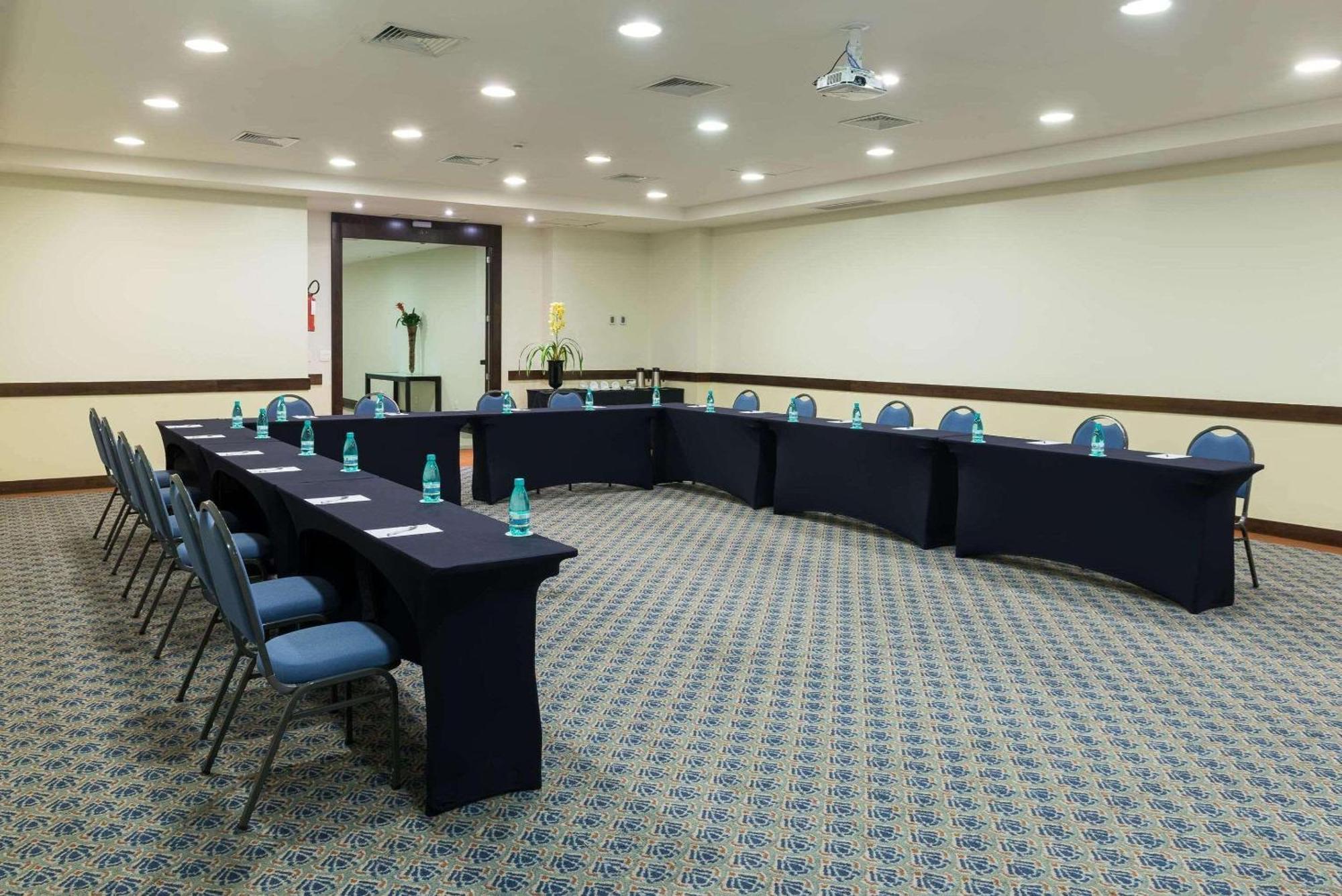 ラディソン ホテル クリチバ エクステリア 写真 Meeting room