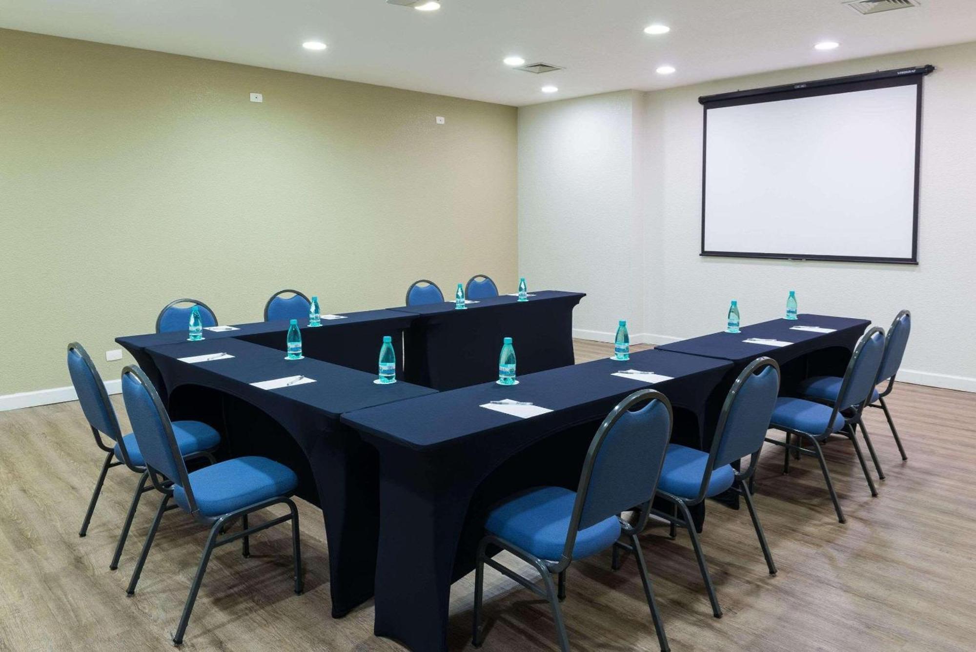 ラディソン ホテル クリチバ エクステリア 写真 Meeting room